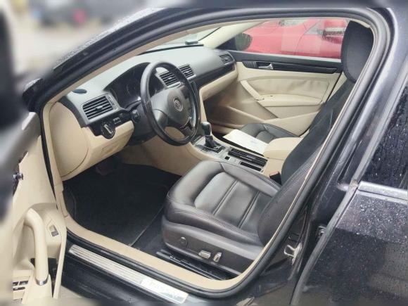 [武汉·鄂A] 二手大众帕萨特2013款 1.8TSI DSG尊荣版