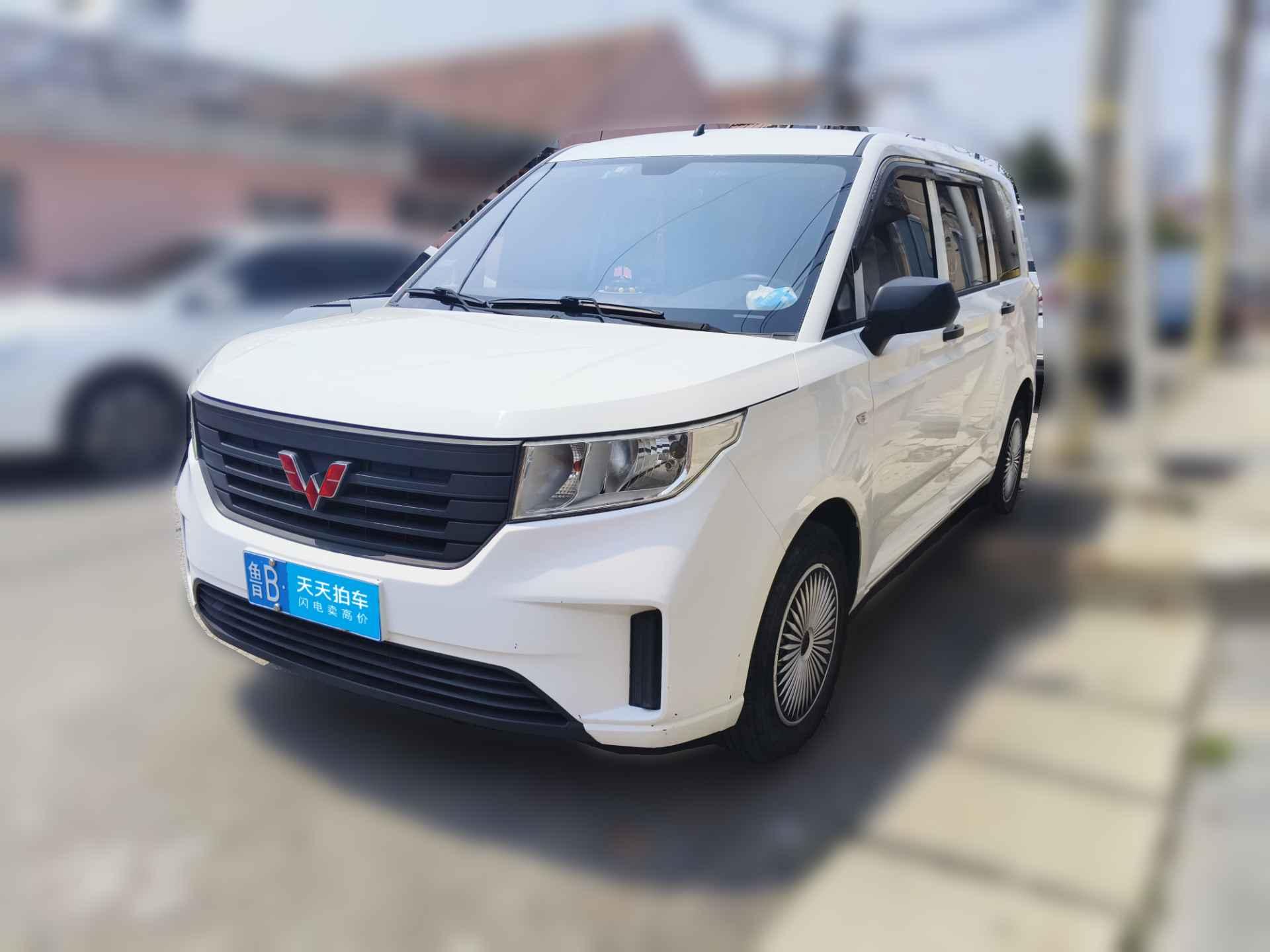 [青岛·鲁B] 五菱汽车五菱宏光PLUS2019款 1.5T 手动标准型 7座