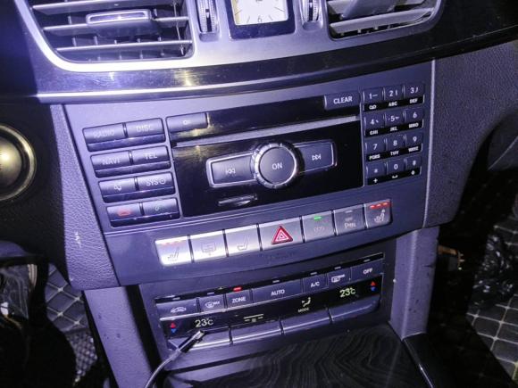 [上海·皖A] 二手奔驰奔驰E级2015款 E 260 L 运动豪华型