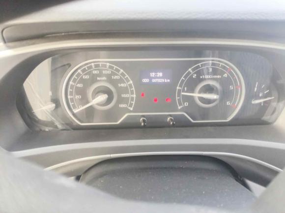 [宁波·苏U] 二手大通新途V802023款 2.0T 手动经典城配王长轴中顶3座