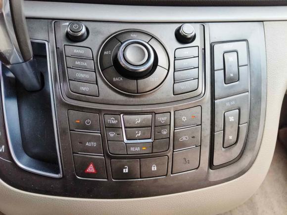 [上海·沪M] 二手别克别克GL82011款 2.4L LT豪华商务行政版