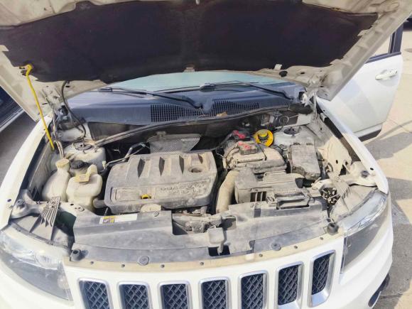 [上海·沪C] 二手Jeep指南者2014款 2.0L 两驱运动版