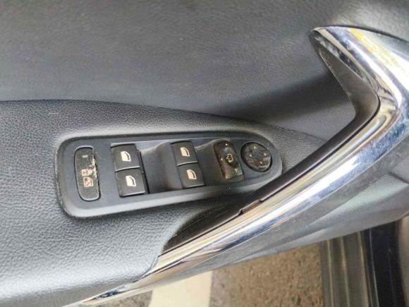 [武汉·鄂A] 二手雪铁龙雪铁龙C52011款 2.3L 自动尊贵型