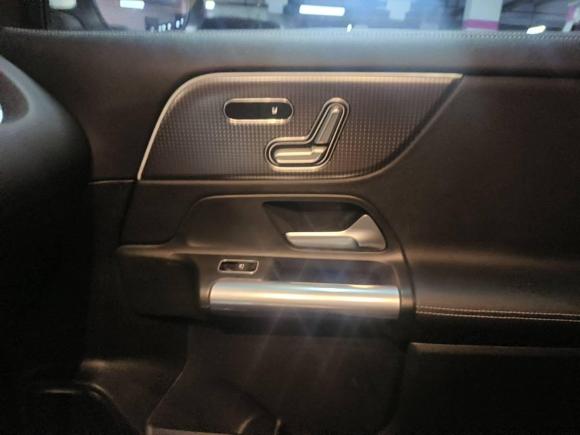 [上海·沪B] 二手奔驰奔驰GLA2020款 GLA 200