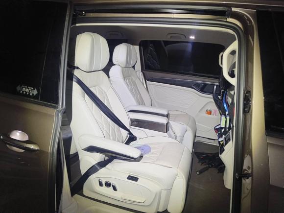 [上海·沪F] 二手大众威然2022款 380TSI 尊贵版