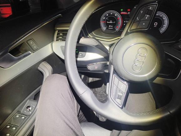 [苏州·苏B] 二手奥迪奥迪A4L2022款 40 TFSI 豪华动感型