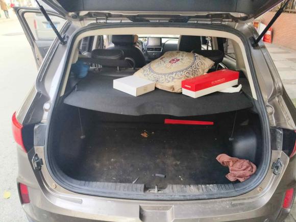 [成都·川A] 二手奔腾奔腾X402017款 1.6L 自动豪华型