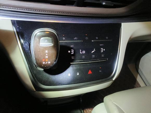 [深圳·粤B] 二手别克别克GL82020款 陆上公务舱 652T 舒适型