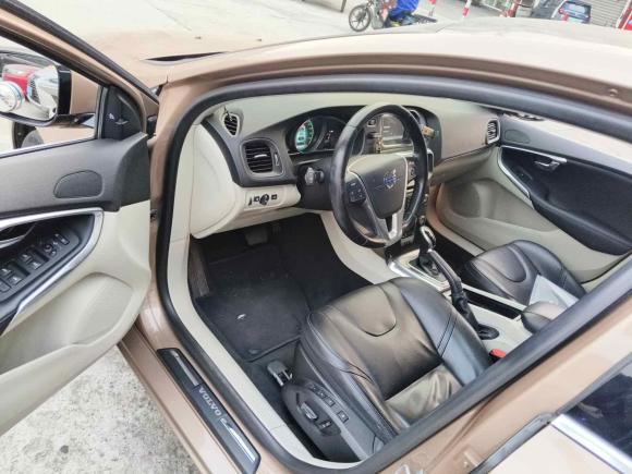 [上海·沪C] 二手沃尔沃沃尔沃V402014款 2.0T 智雅版