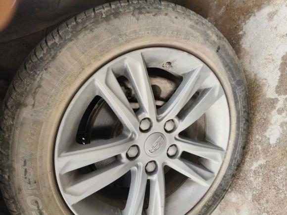 [义乌·浙G] 二手吉利汽车帝豪2017款 三厢百万款 1.5L CVT向上版