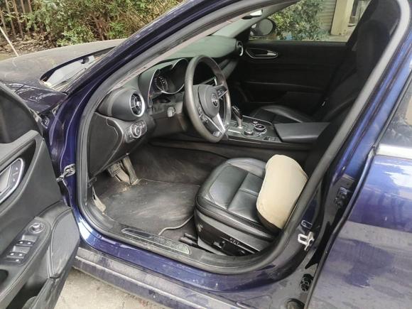 [上海·沪D] 二手阿尔法·罗密欧Giulia朱丽叶2017款 2.0T 200HP 豪华版