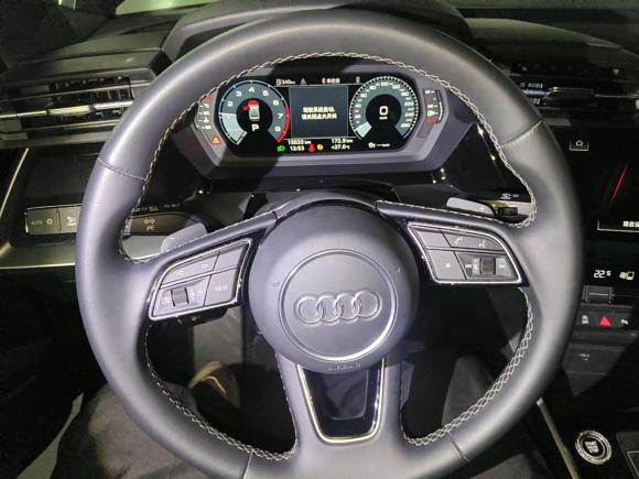 [成都·川G] 二手奥迪奥迪A32022款 A3L Limousine 35 TFSI 时尚运动型