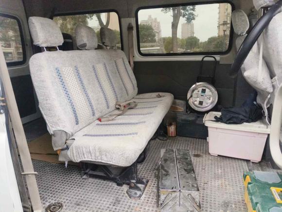 [上海·沪A] 二手大通新途V802015款 2.5T AMT傲运通版短轴中顶