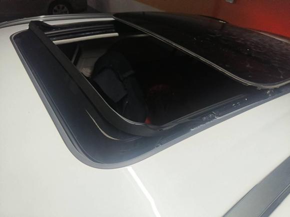 [上海·沪A] 二手哪吒汽车哪吒U2023款 哪吒U-Ⅱ 挑战版 500 磷酸铁锂