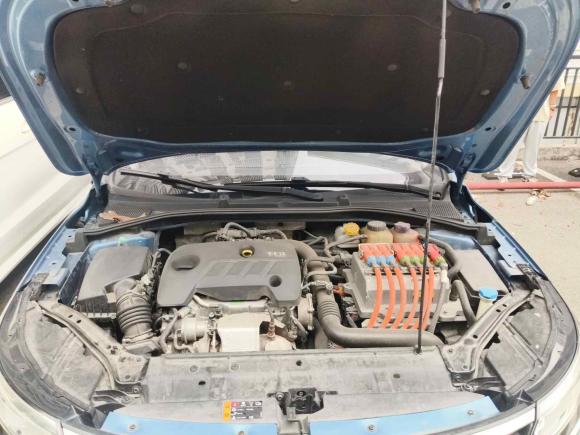 [深圳·粤B] 二手荣威荣威i6新能源2017款 45T 混动互联智尊版