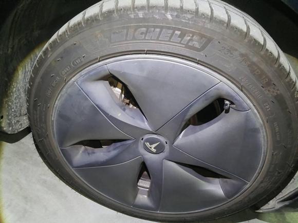 [上海·沪A] 二手特斯拉Model 32020款 标准续航后驱升级版