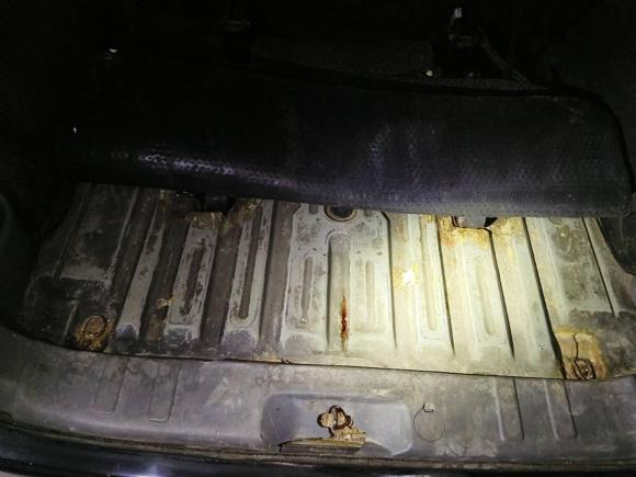 [南昌·赣A] 二手日产日产NV2002011款 1.6L 223座 尊雅型
