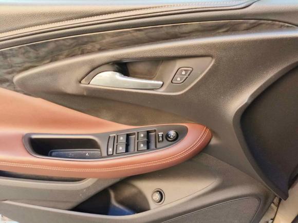 [上海·沪F] 二手别克昂科威Plus2014款 28T 四驱精英型