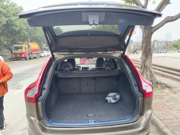 [广州·粤A] 二手沃尔沃沃尔沃XC602016款 T5  智远版