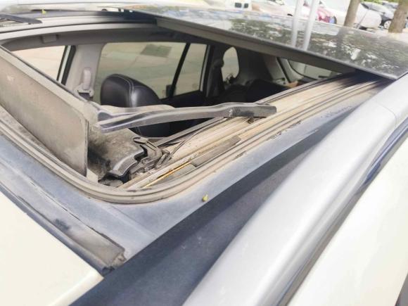 [成都·川A] 二手雷诺科雷傲2015款 2.5L 四驱舒适版