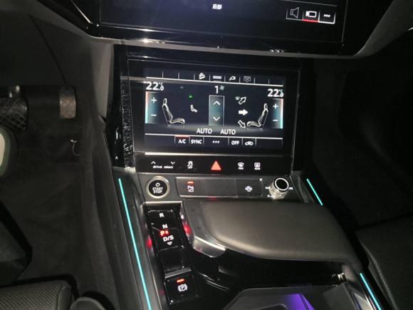 [深圳·粤B] 二手奥迪奥迪e-tron2021款 50 quattro 豪华型