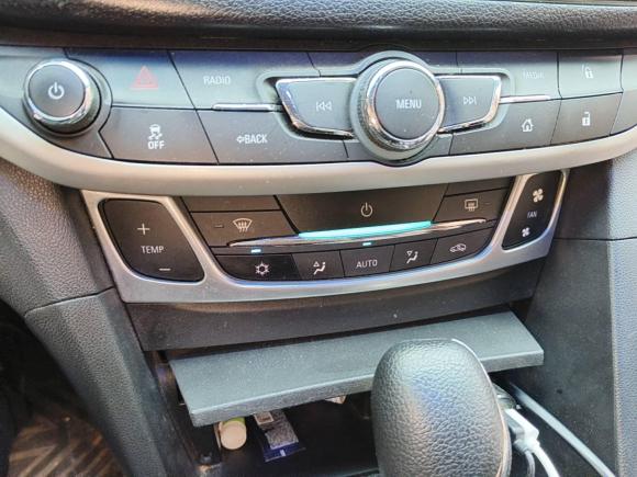 [广州·粤A] 二手别克英朗2015款 18T 双离合豪华型