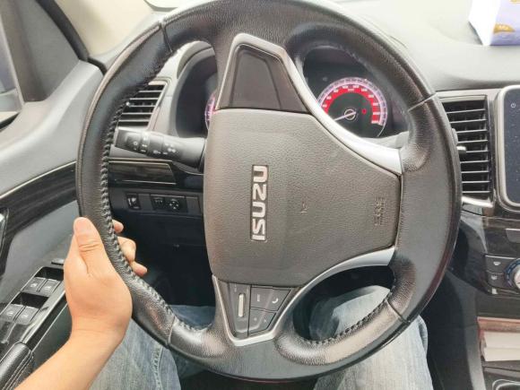 [南通·苏F] 二手五十铃铃拓2020款 2.5T四驱手动领航版 国VI JE4D25Q6A