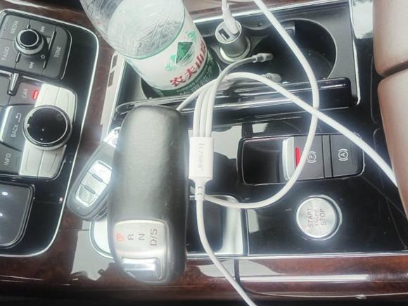 [深圳·粤B] 二手奥迪奥迪A82013款 A8L 55 TFSI quattro豪华型