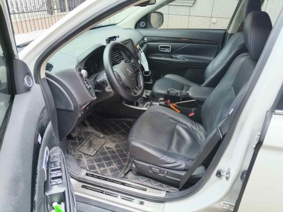 [上海·沪B] 二手三菱欧蓝德2018款 2.4L 四驱尊贵版 7座