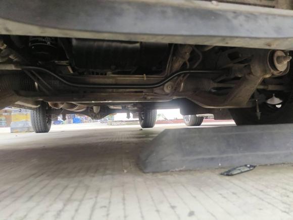 [佛山·粤A] 二手福特经典全顺2013款 2.8T柴油厢式运输车短轴中顶JX493ZLQ4