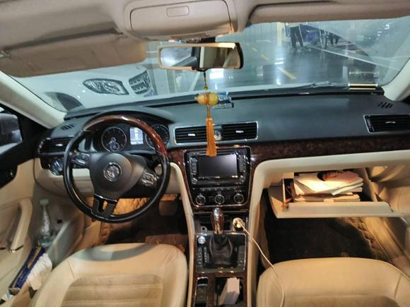 [佛山·粤A] 二手大众帕萨特2011款 2.0TSI DSG至尊版