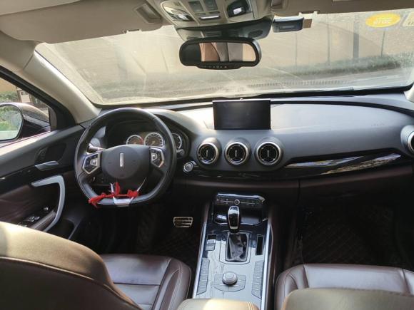 [成都·川A] 二手魏牌魏牌 VV72017款 2.0T 旗舰型