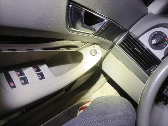 [上海·沪M] 二手奥迪奥迪A6L2011款 2.0 TFSI 自动标准型