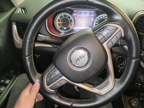 [上海·皖A] 二手Jeep自由光2014款 2.4L 都市版