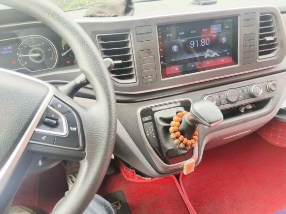 [杭州·浙A] 二手上汽大通MAXUS新途V802023款 2.0T AMT经典傲运通长轴中顶6/7/8/9座