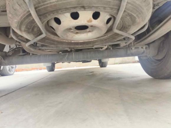 [合肥·沪C] 二手上汽大通MAXUS新途V802018款 2.5T 6挡手动傲运通短轴中顶5-6座