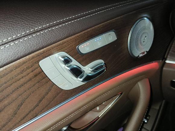 [上海·沪C] 二手奔驰奔驰E级2020款 E 300 L 豪华型