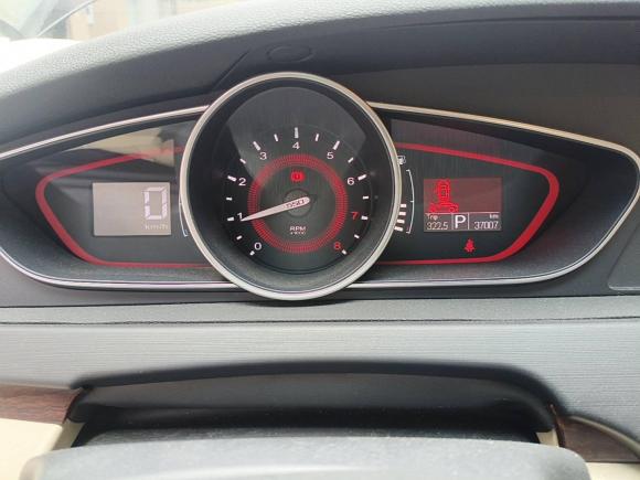 [上海·沪A] 二手荣威荣威5502014款 550S 1.8L 自动智选版