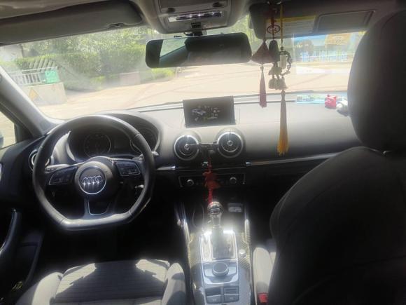 [上海·沪M] 二手奥迪奥迪A32018款 30周年年型 Sportback 35 TFSI 运动型