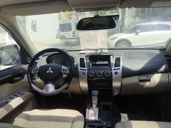 [济南·鲁A] 二手三菱帕杰罗·劲畅2013款 3.0L 自动两驱豪华版