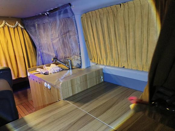 [济南·鲁A] 二手上汽大通MAXUS新途V802021款 2.0T AMT经典傲运通短轴超低顶5/6座