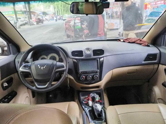 [成都·川A] 二手五菱汽车五菱宏光2014款 1.5L S豪华型