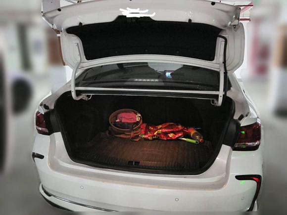 [上海·沪A] 二手北京汽车北京EU52019款 R500 智风版