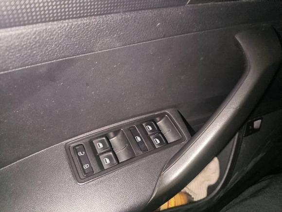 [武汉·鄂A] 二手大众桑塔纳2013款 1.6L 手动风尚版