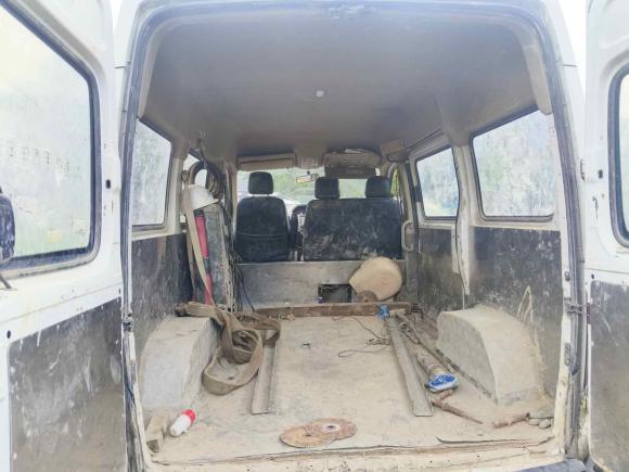 [宁波·浙B] 二手上汽大通MAXUS新途V802014款 2.5T 傲运通短轴中顶