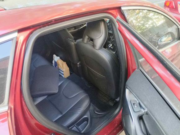 [上海·沪A] 二手沃尔沃沃尔沃V402013款 2.0T 智雅版