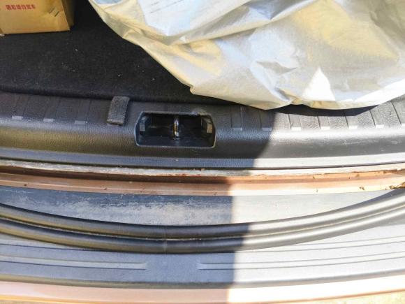 [深圳·粤W] 二手路虎神行者22014款 2.0T Si4 SE汽油版