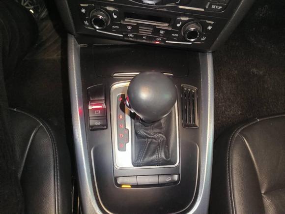 [杭州·浙A] 二手奥迪奥迪Q52011款 2.0TFSI 技术型