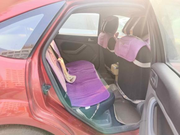 [济南·鲁A] 二手福特福克斯2013款 两厢经典 1.8L 自动基本型