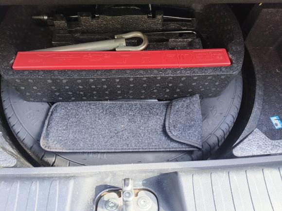 [上海·沪E] 二手一汽森雅R72017款 1.6L 自动尊贵型